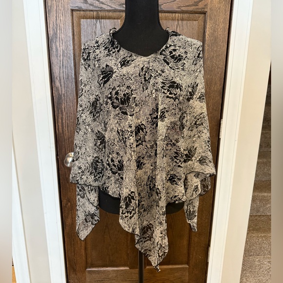 Tops - 100% Silk Floral Poncho Wrap Black Ivory Whimsigoth
